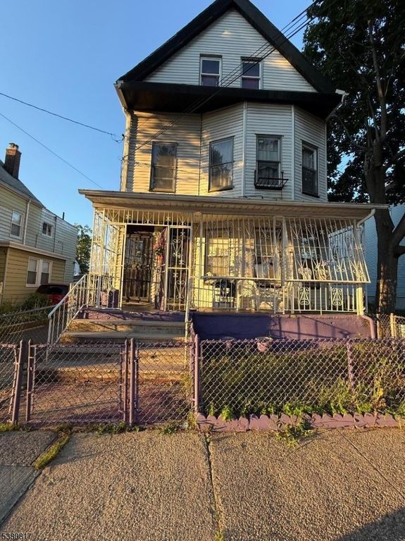 573 13Th Ave, Newark City, NJ 07103
