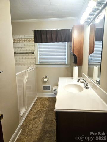 557 Goldmoor Drive NE, Concord, NC 28025