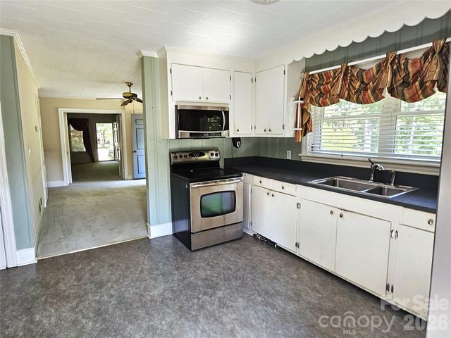 557 Goldmoor Drive NE, Concord, NC 28025