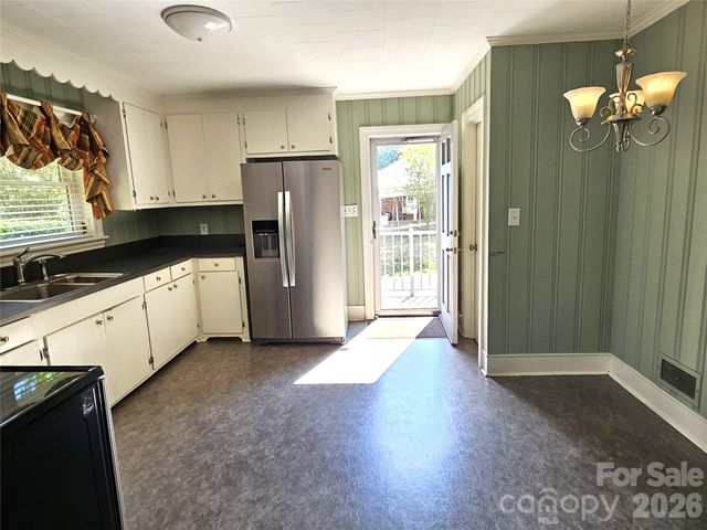 557 Goldmoor Drive NE, Concord, NC 28025