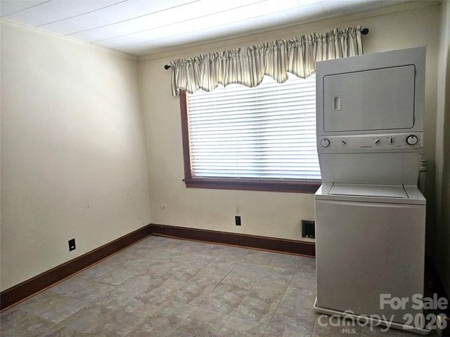 557 Goldmoor Drive NE, Concord, NC 28025