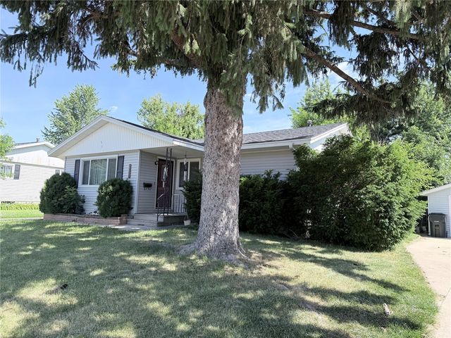 5200 Holly Avenue, Cedar Rapids, IA 52405