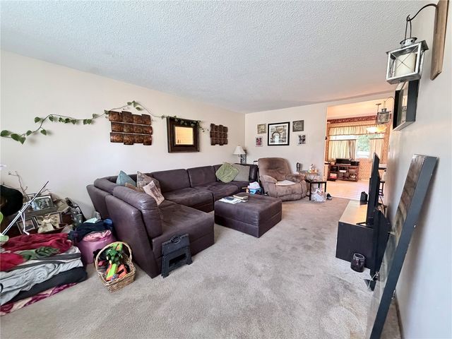 5200 Holly Avenue, Cedar Rapids, IA 52405