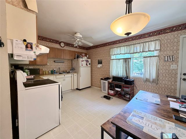 5200 Holly Avenue, Cedar Rapids, IA 52405