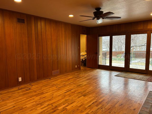 615 S 6th Street, Canadian, TX 79014