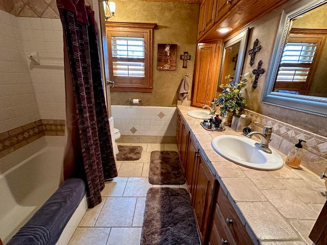 615 S 6th Street, Canadian, TX 79014