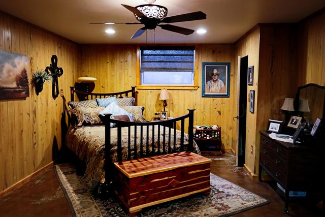 615 S 6th Street, Canadian, TX 79014