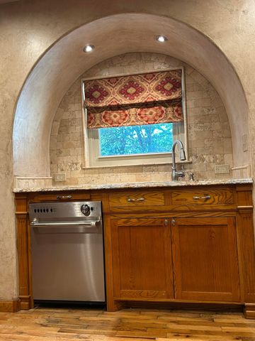 615 S 6th Street, Canadian, TX 79014