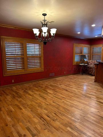 615 S 6th Street, Canadian, TX 79014