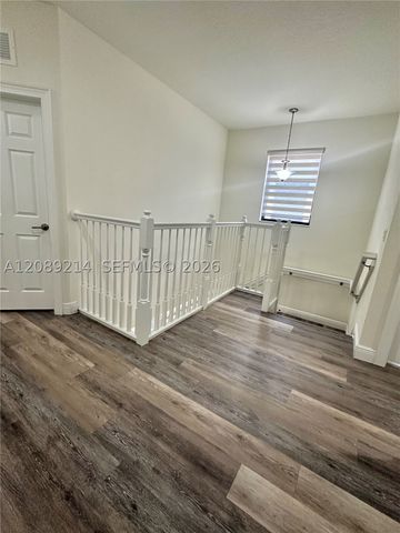 10230 NW 86th St, Doral, FL 33178