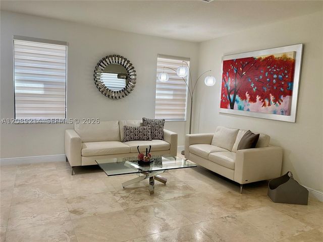 10230 NW 86th St, Doral, FL 33178