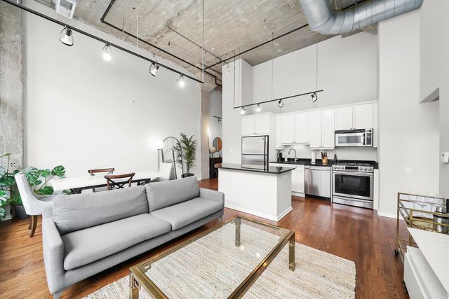 900 N Kingsbury Street 971, Chicago, IL 60610