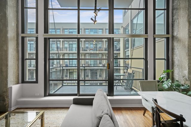 900 N Kingsbury Street 971, Chicago, IL 60610