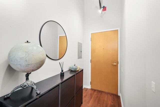 900 N Kingsbury Street 971, Chicago, IL 60610