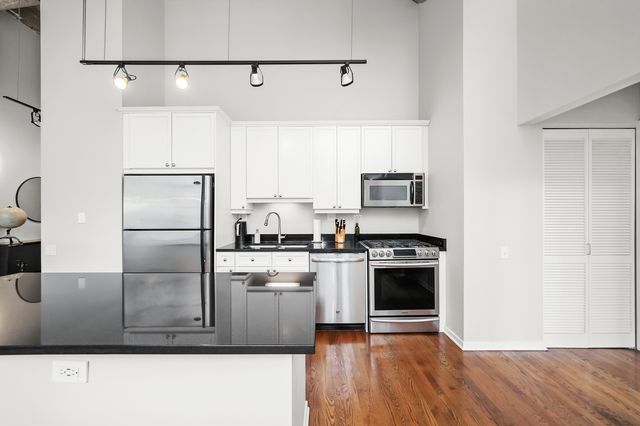 900 N Kingsbury Street 971, Chicago, IL 60610