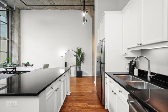 900 N Kingsbury Street 971, Chicago, IL 60610