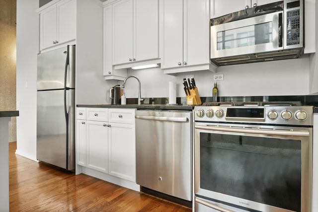 900 N Kingsbury Street 971, Chicago, IL 60610