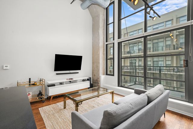 900 N Kingsbury Street 971, Chicago, IL 60610