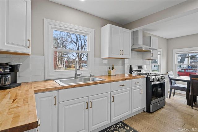 24 Rockwell Avenue, Middletown, NY 10940