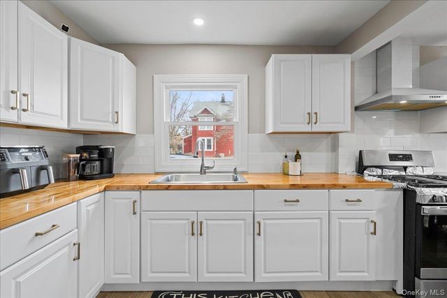 24 Rockwell Avenue, Middletown, NY 10940