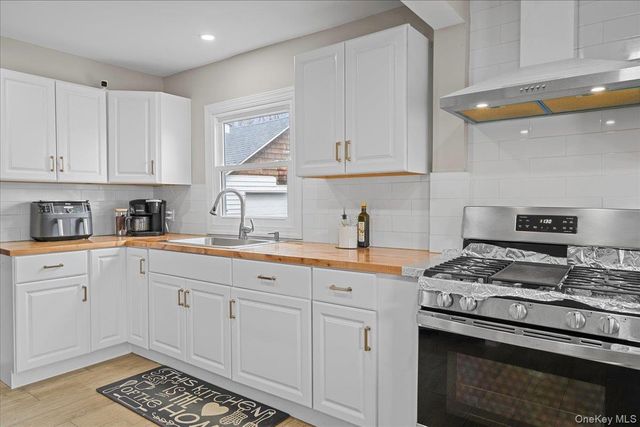 24 Rockwell Avenue, Middletown, NY 10940