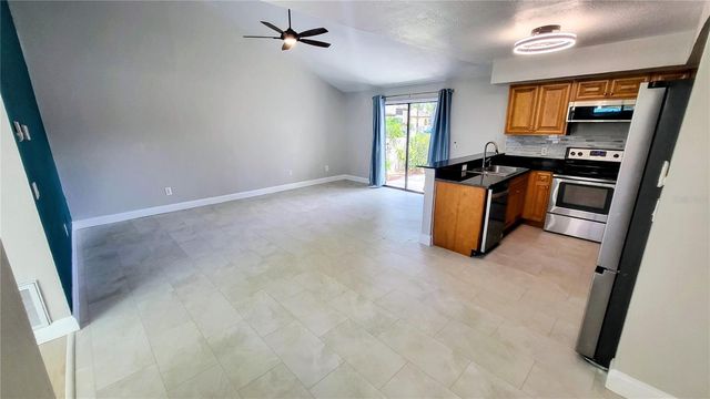 6262 142ND AVENUE N 905, Clearwater, FL 33760