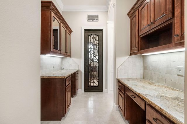 2807 Twin Fountains Drive, Houston, TX 77068