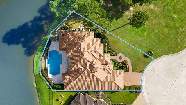 2807 Twin Fountains Drive, Houston, TX 77068
