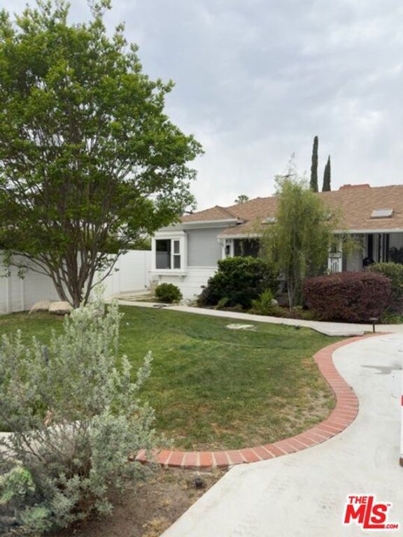 5419 Gentry Avenue, Valley Village, CA 91607