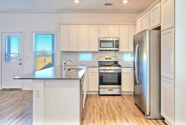 201 Rioja, Kyle, TX 78640