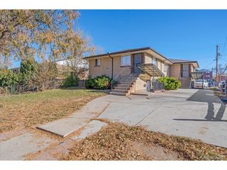 1738 Boston St, Aurora, CO 80010