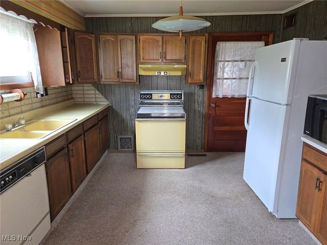 360 Glass Road, Malta, OH 43758