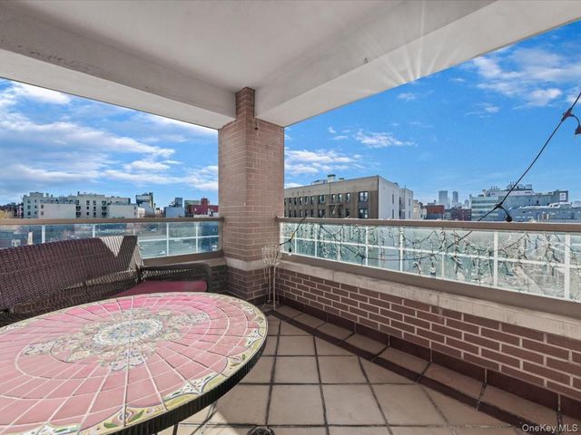 2525 Newtown Avenue 5A, Astoria, NY 11102