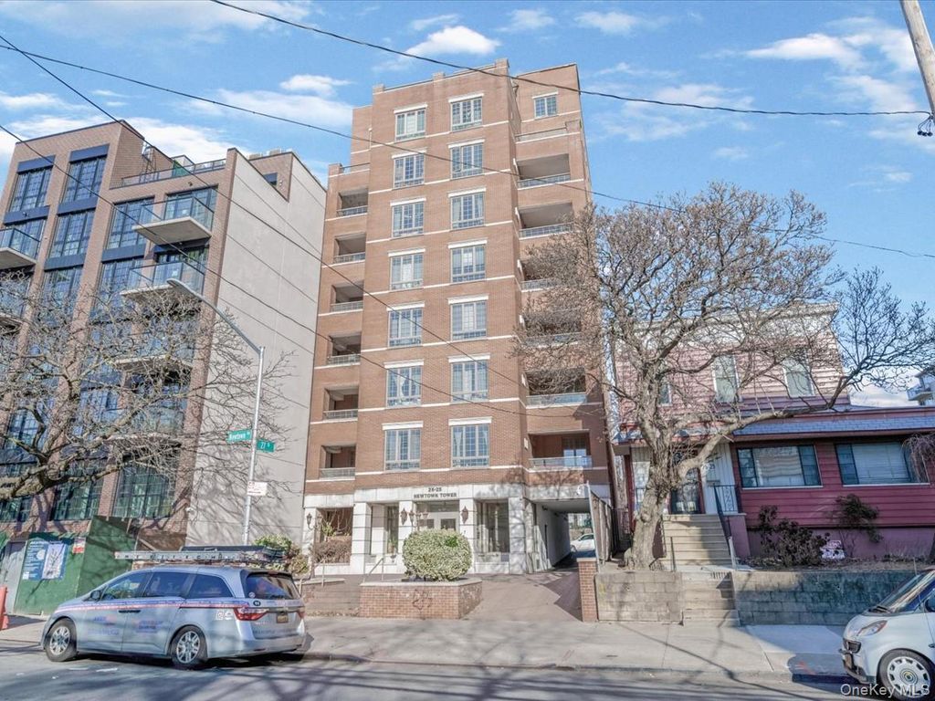 2525 Newtown Avenue 5A, Astoria, NY 11102