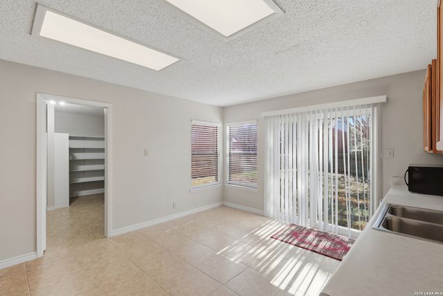 7846 Farlin Park Dr, San Antonio, TX 78249