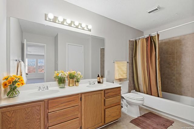 7846 Farlin Park Dr, San Antonio, TX 78249