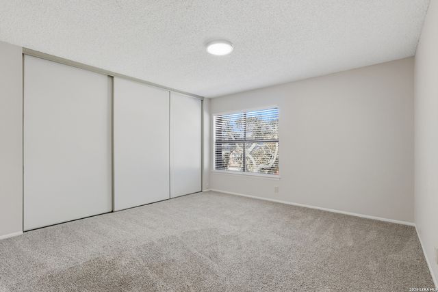 7846 Farlin Park Dr, San Antonio, TX 78249