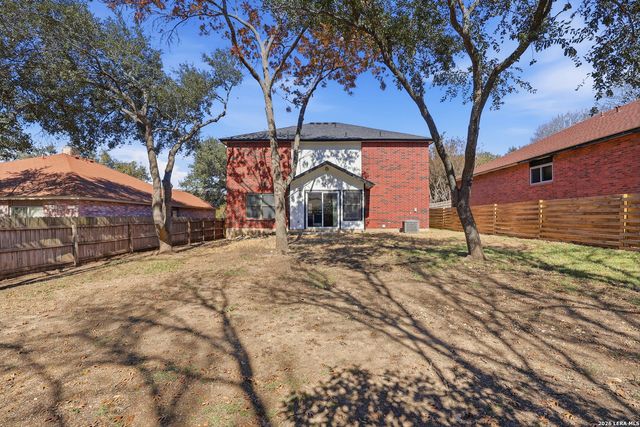 7846 Farlin Park Dr, San Antonio, TX 78249