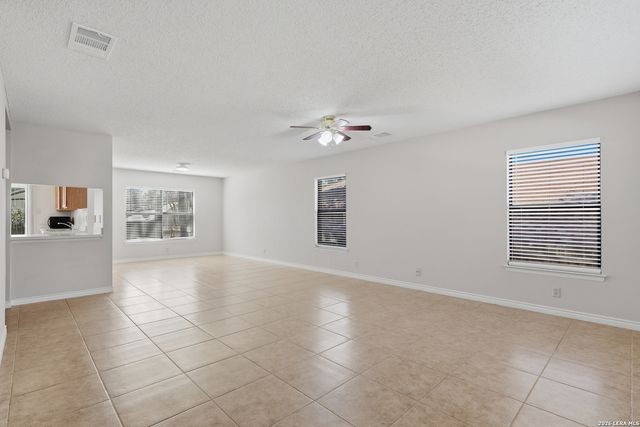 7846 Farlin Park Dr, San Antonio, TX 78249