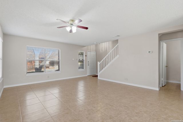 7846 Farlin Park Dr, San Antonio, TX 78249