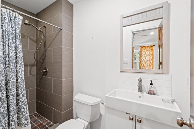 1526 Adkins Road, Houston, TX 77055