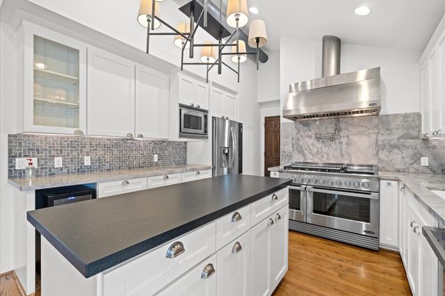 1526 Adkins Road, Houston, TX 77055