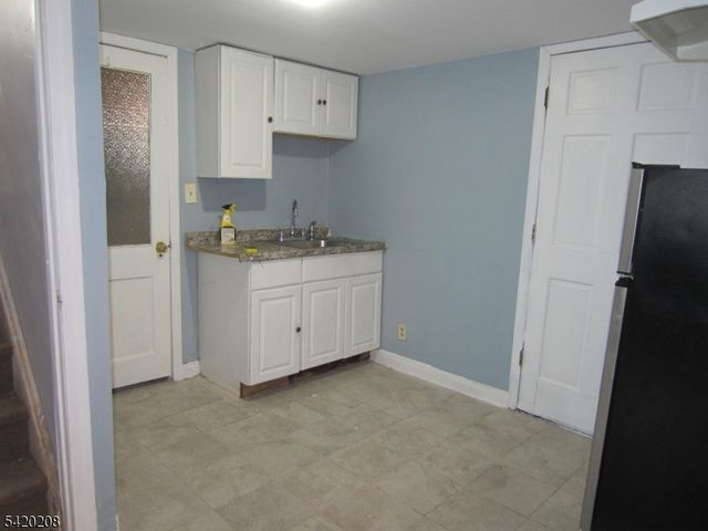 2 Evelyn Ct, Maplewood Twp., NJ 07040
