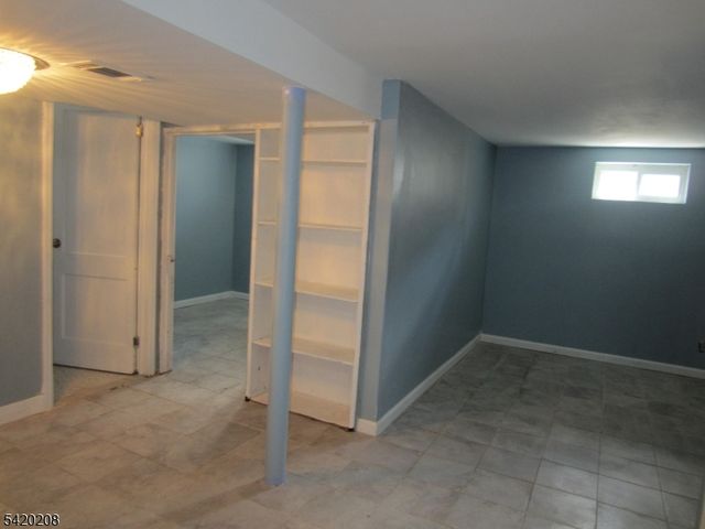 2 Evelyn Ct, Maplewood Twp., NJ 07040