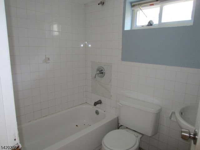 2 Evelyn Ct, Maplewood Twp., NJ 07040