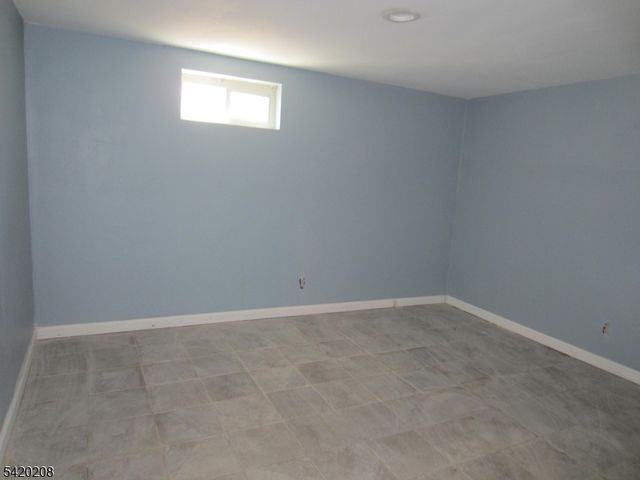 2 Evelyn Ct, Maplewood Twp., NJ 07040