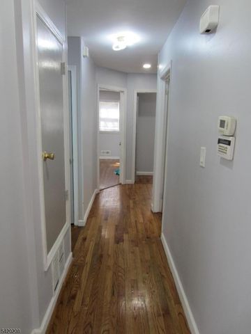 2 Evelyn Ct, Maplewood Twp., NJ 07040