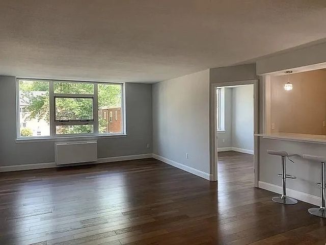 20 Hammond Pond Pkwy 206, Newton, MA 02467