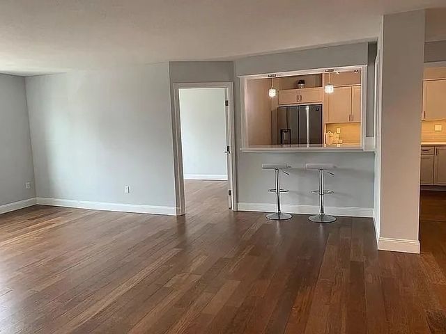 20 Hammond Pond Pkwy 206, Newton, MA 02467