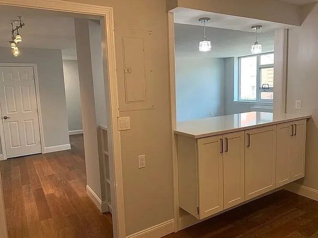 20 Hammond Pond Pkwy 206, Newton, MA 02467